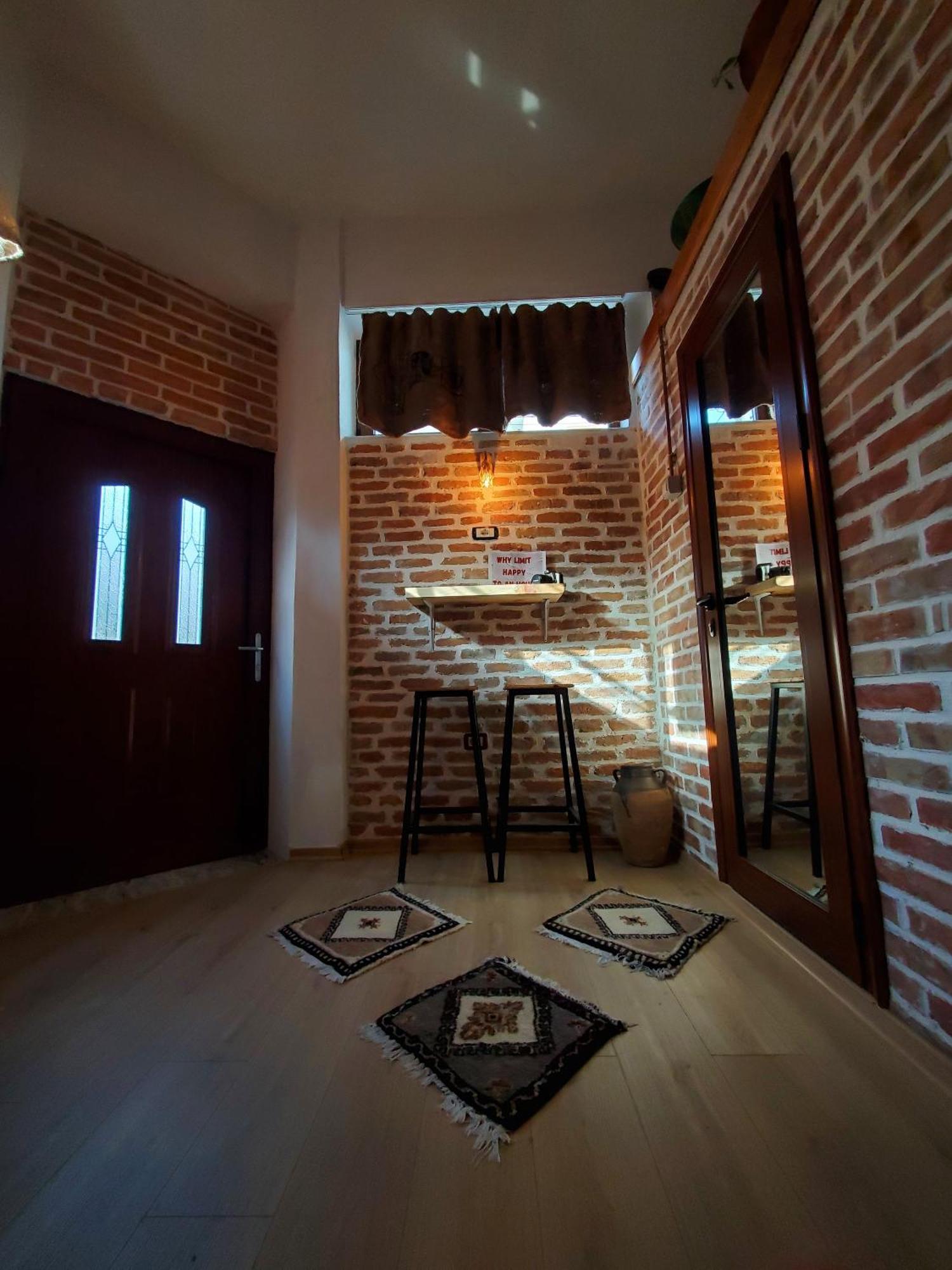 Relax Inn Korcza Zewnętrze zdjęcie