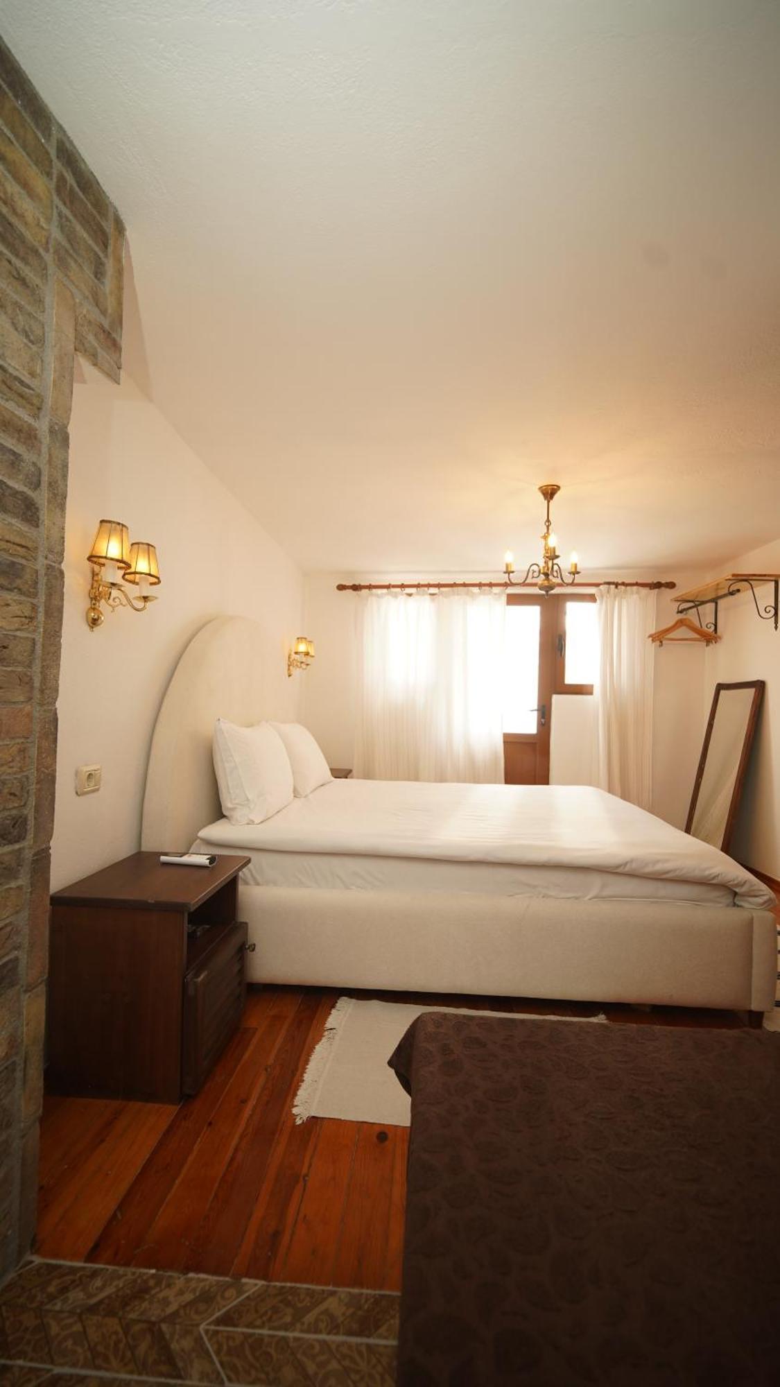 Relax Inn Korcza Zewnętrze zdjęcie