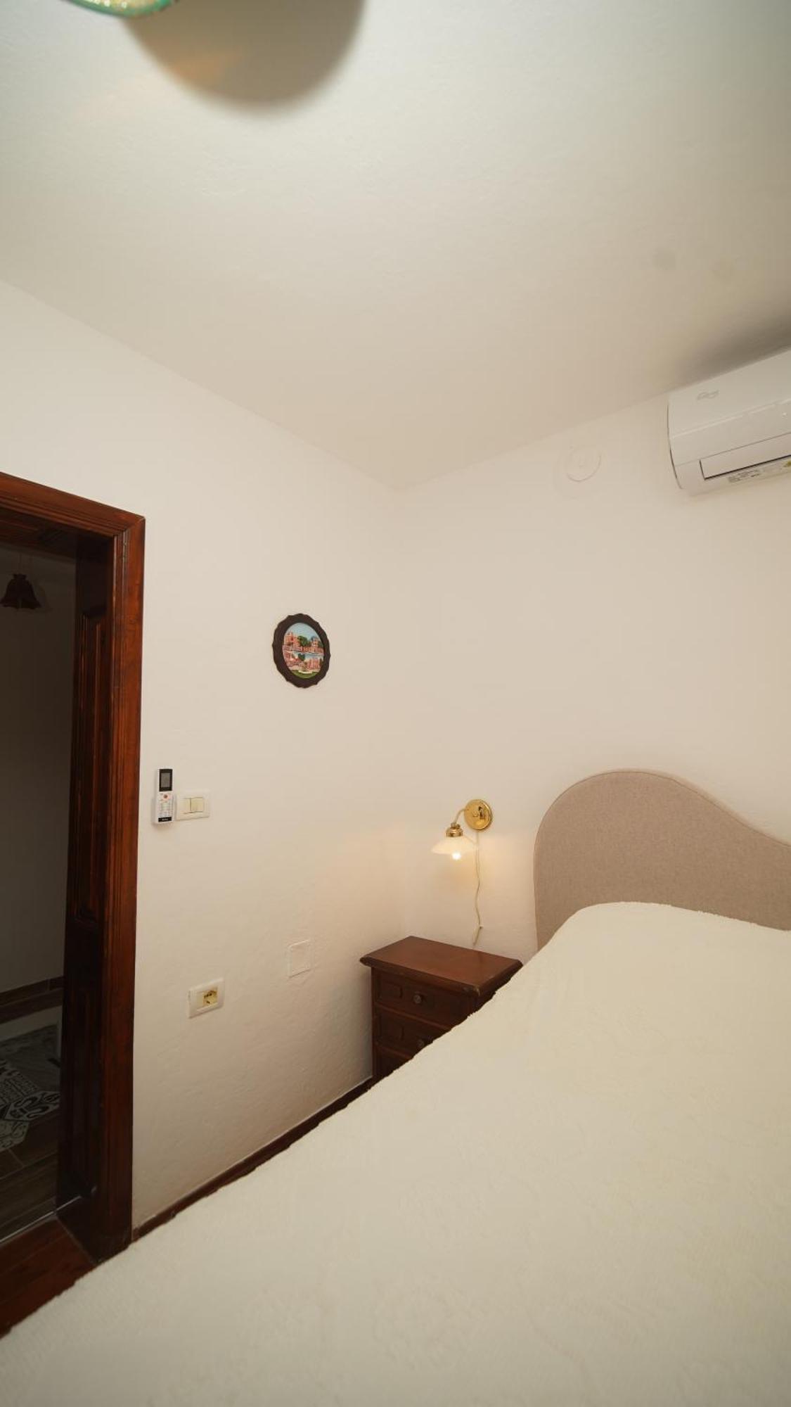 Relax Inn Korcza Zewnętrze zdjęcie